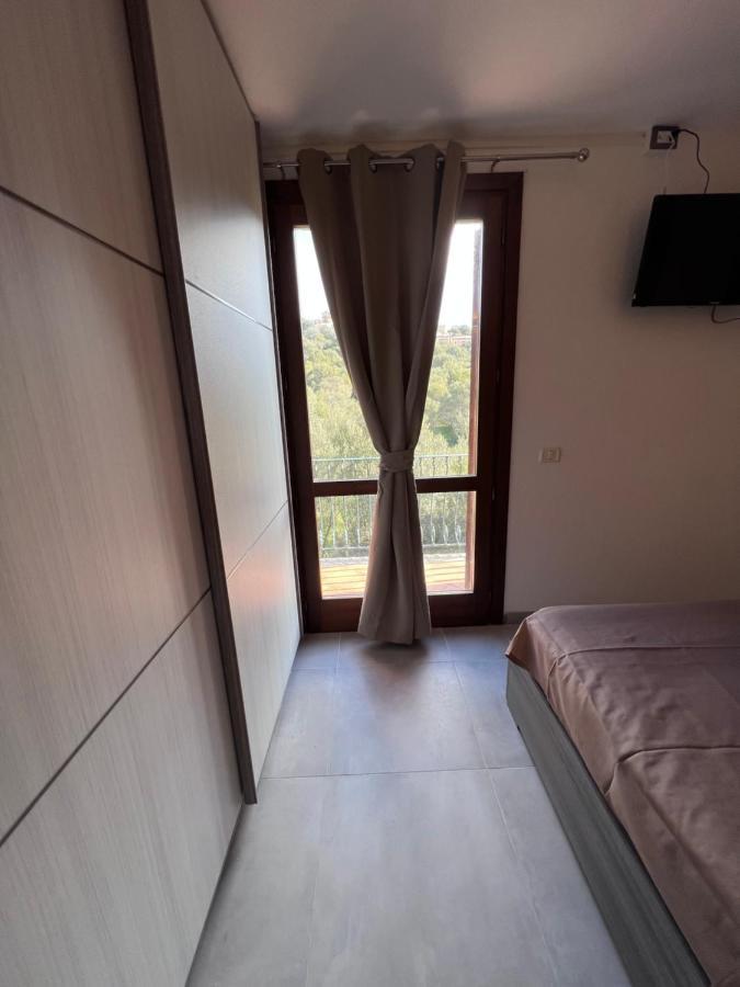 באדזי Calypso Home Sea View מראה חיצוני תמונה